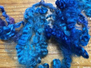 画像1: クリクリの巻き毛　手染め　「多色グラデーション　ブルー寒色系」 (1)